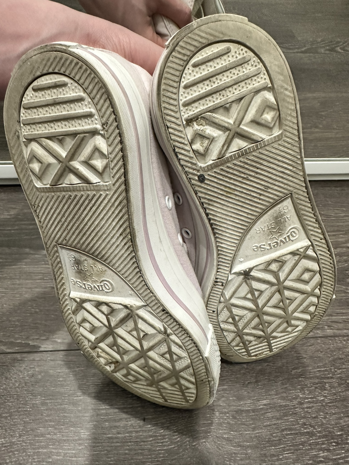 Converse pink image indicator(3)