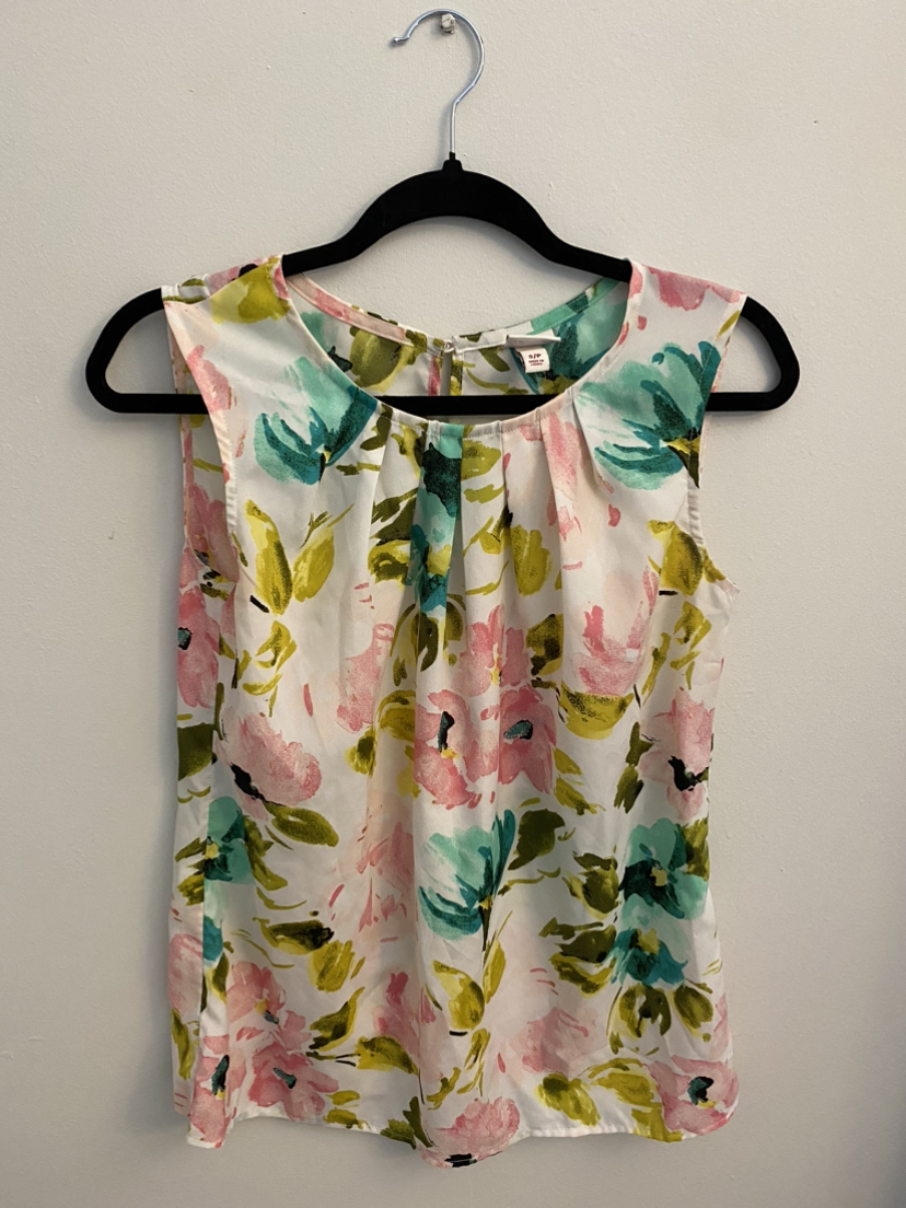 Maternity clothes bundle