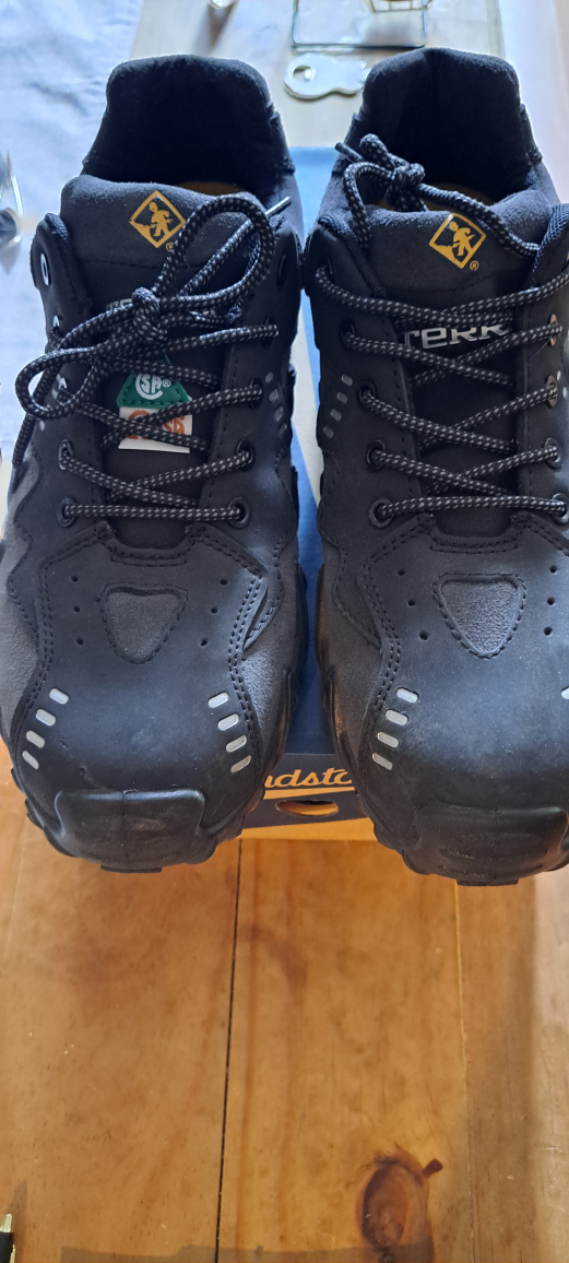 Men's safety shoes. size 11 - photo 2