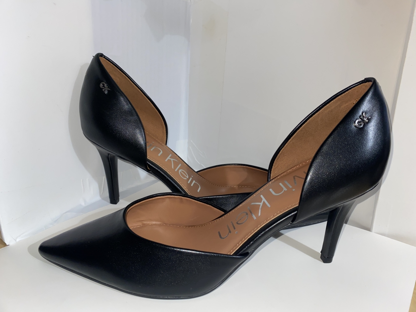 Calvin Klein Women's Gloria Pumps image indicator(2)