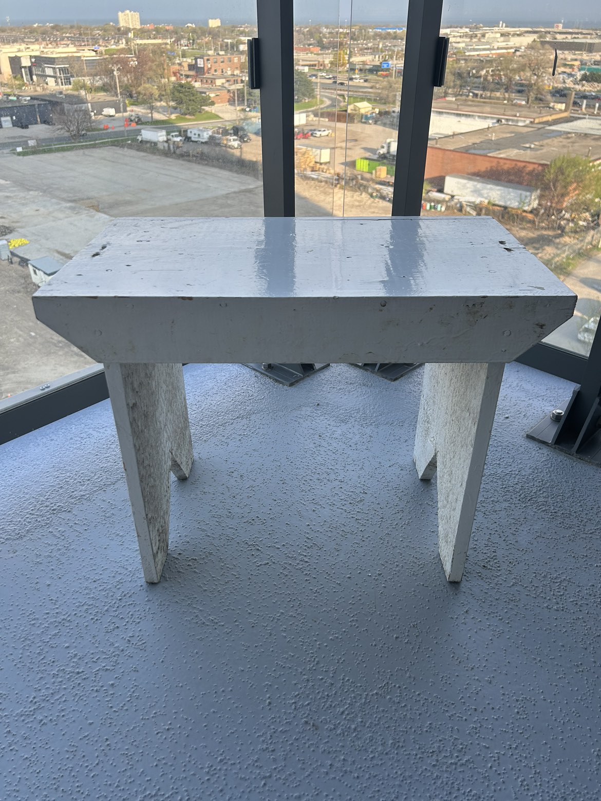 White wood  bench