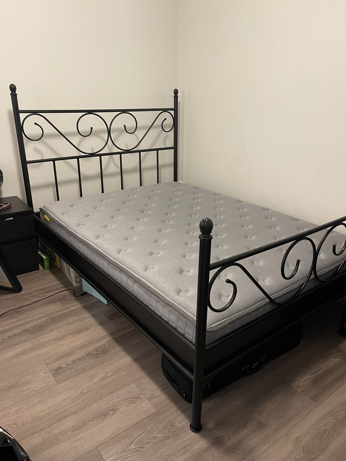 Double Bed and Bedframe - photo 2