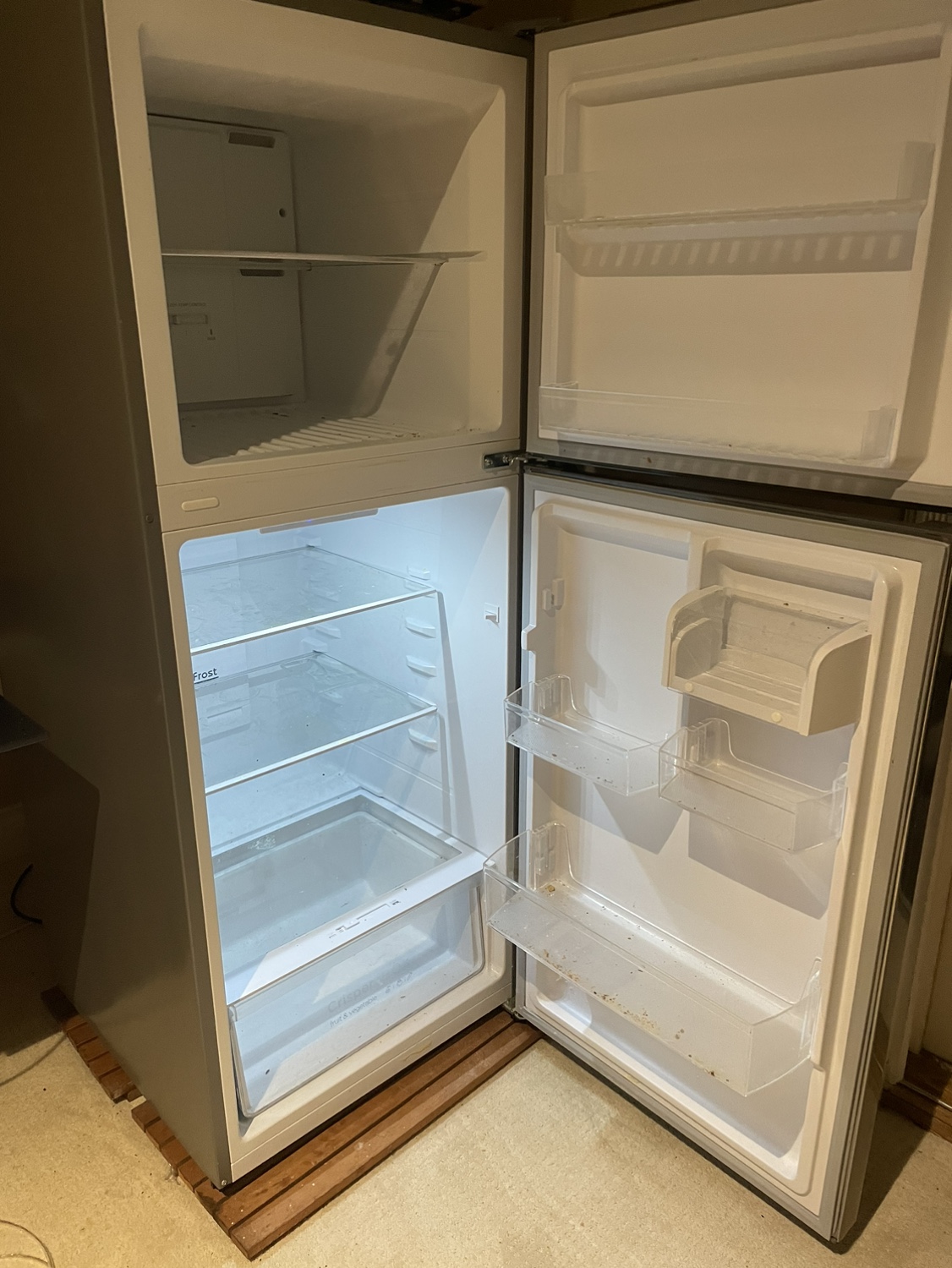 Fridge! 24” good condition works great - photo 2