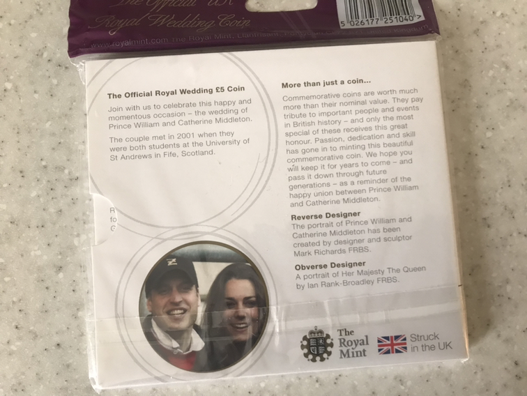 2011 The Official UK Royal Wedding Coin HRH Prince William image indicator(2)