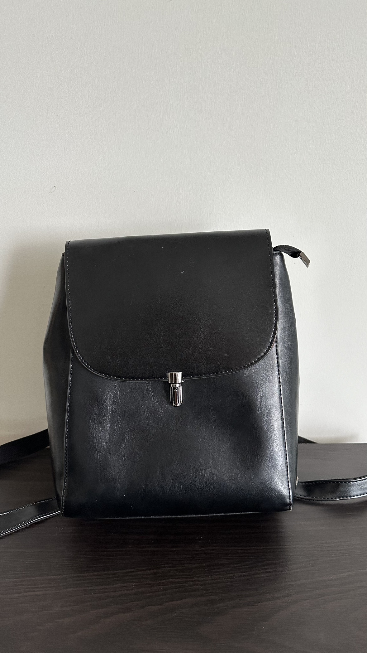 Leather bag pack thumbnail