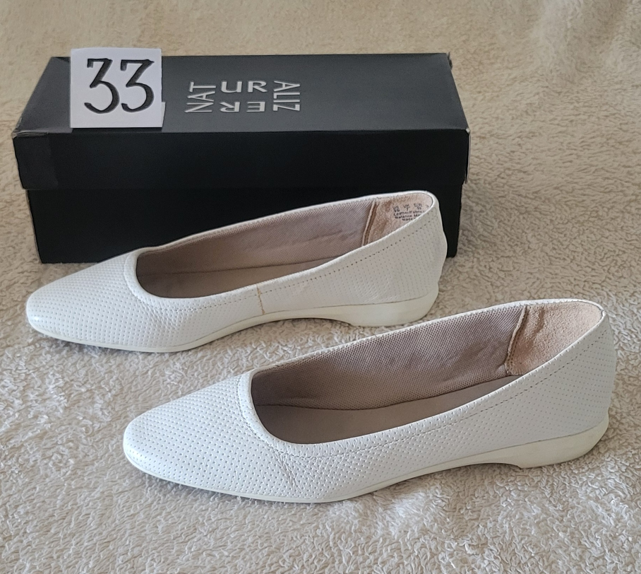 Naturalizer Women's Comfortable Shoes image indicator(2)