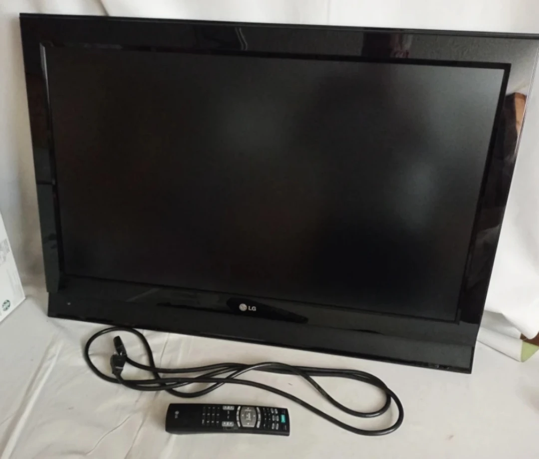 LG 37" LCD TV image indicator(2)