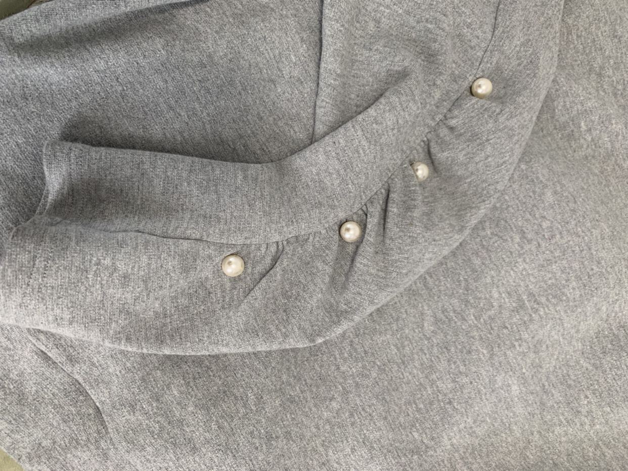 Sweater with Pearls image indicator(2)