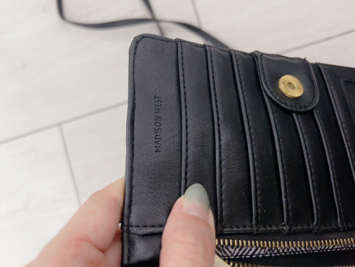 Madison West Bag & Wallet Black image indicator(3)