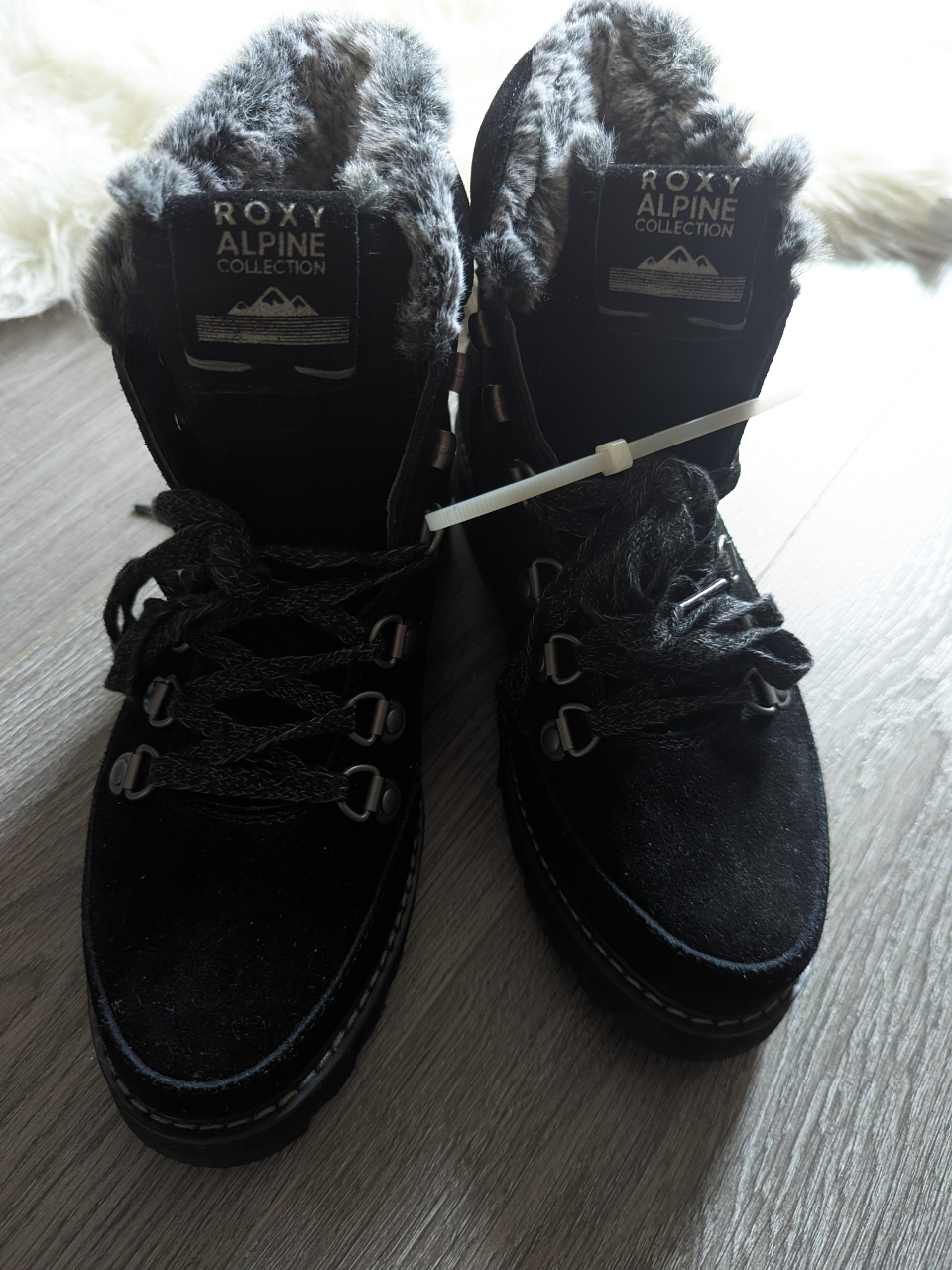 Roxy Boots (Women Size 7.5) thumbnail