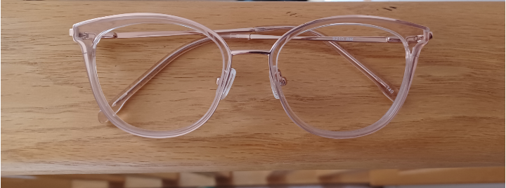 Crystal clear fashion eyeglasses without lenses