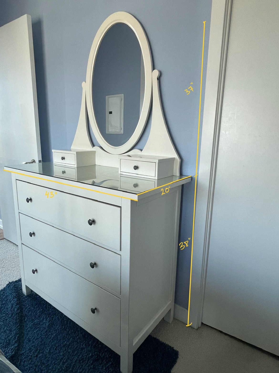 Bedroom drawer dresser with mirror