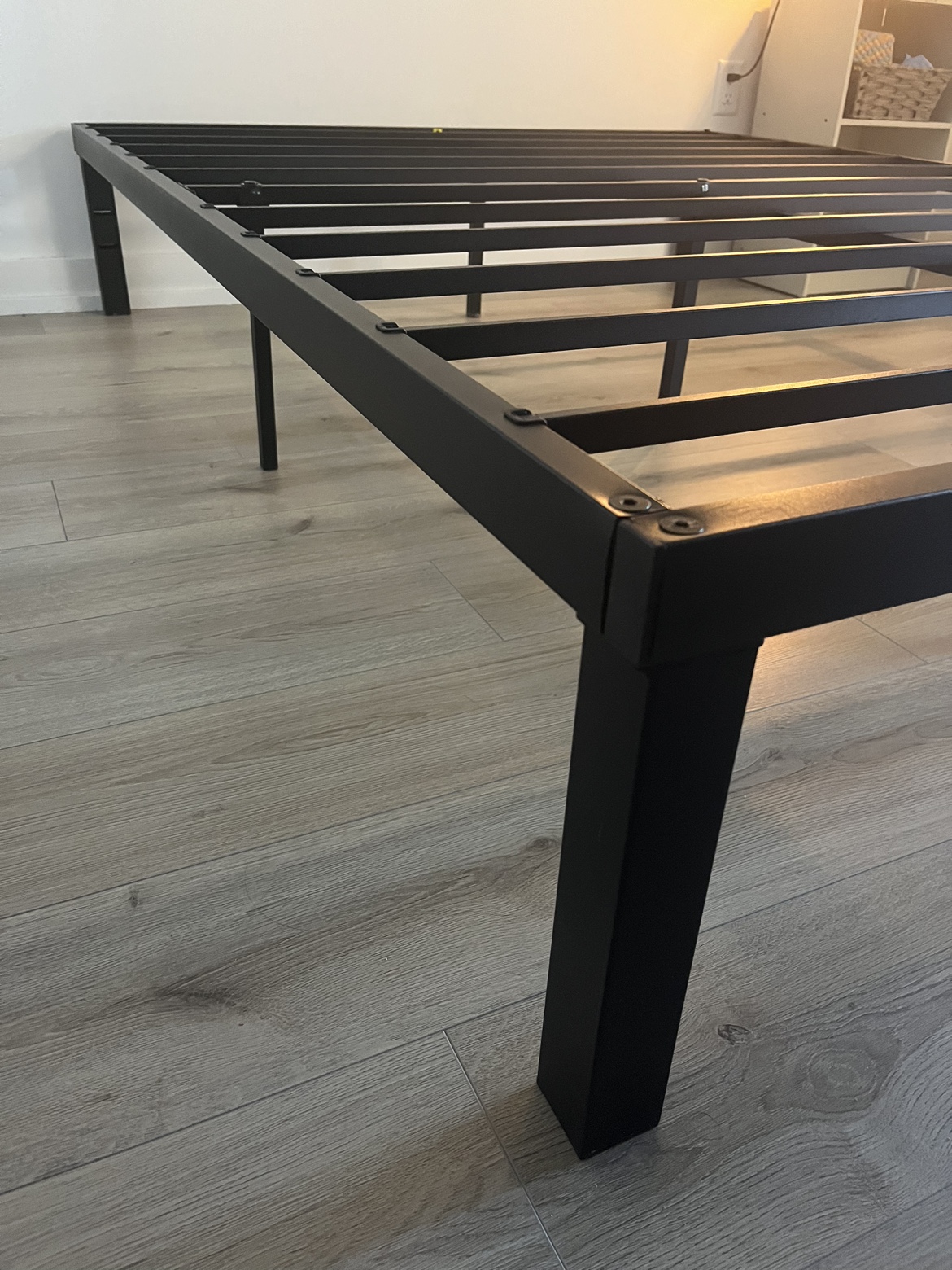 Metal bed frame queen size - photo 3