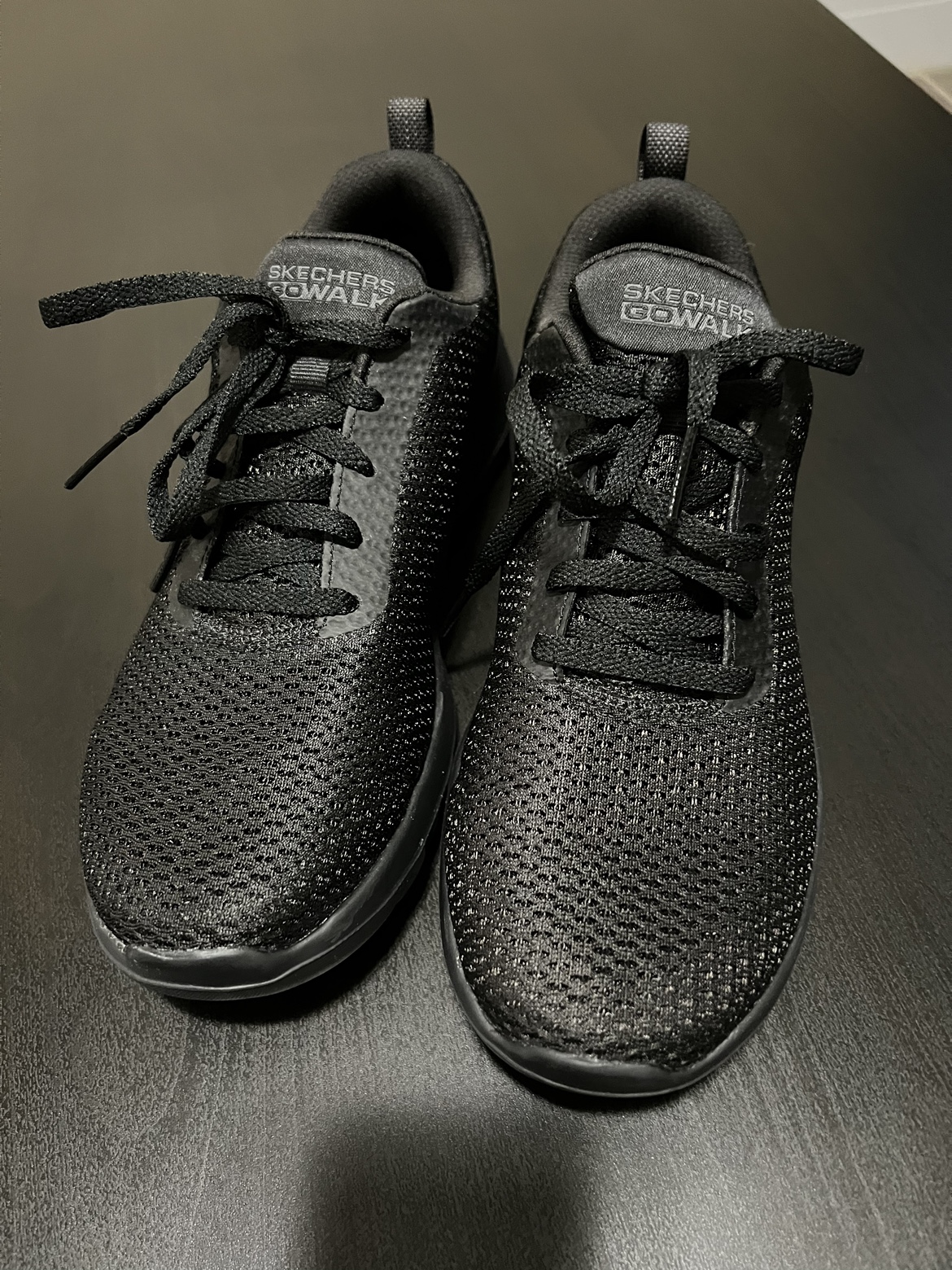Skechers sneakers. thumbnail