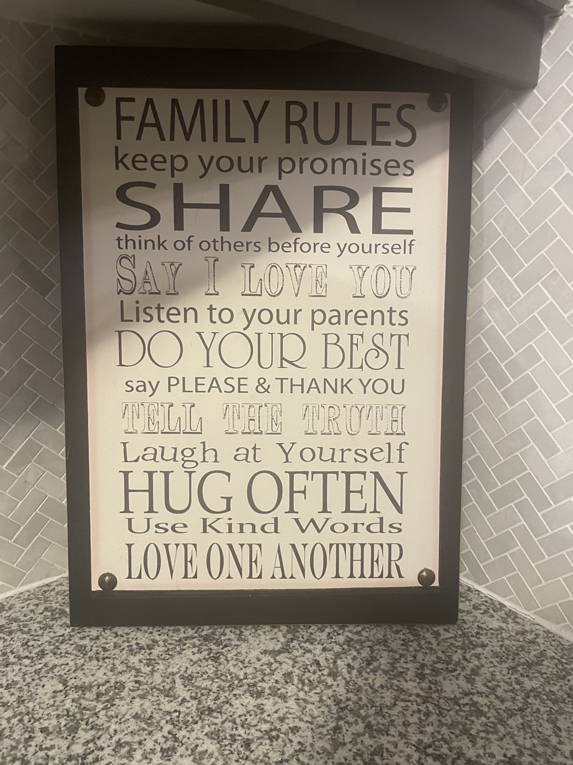 Home Decor - Family Rule Sign
