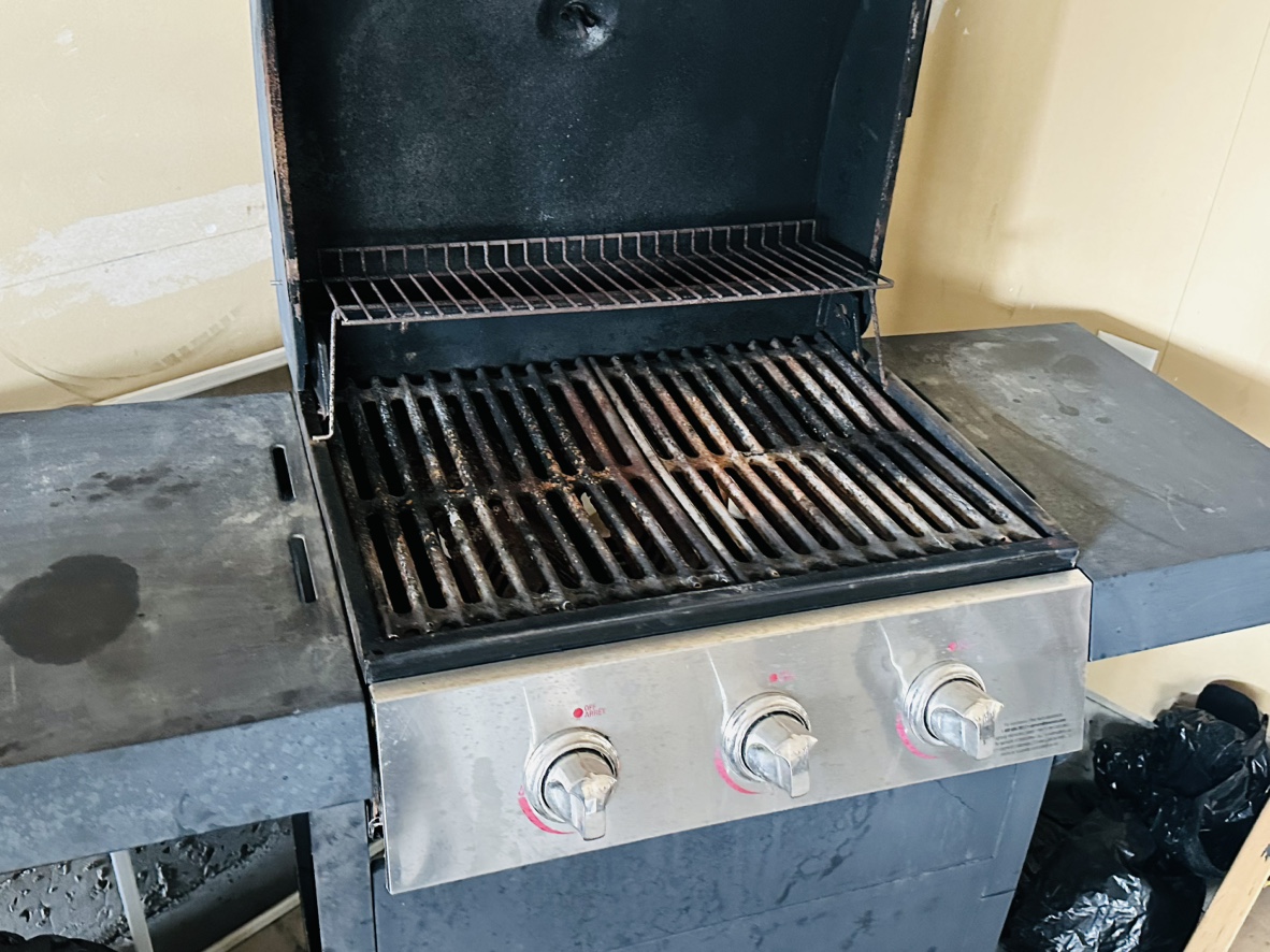 Backyard Grill BBQ *MOVING MUST GO* - photo 2