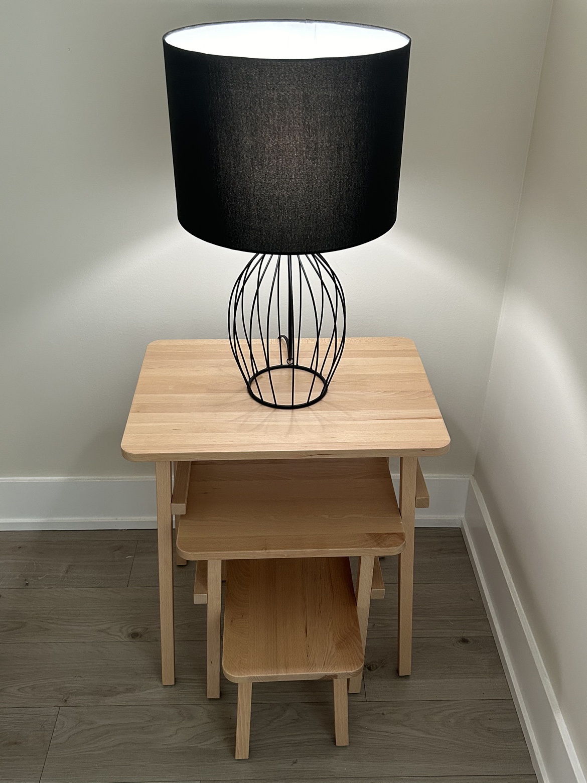 Nightstand and Table Lamp - photo 2