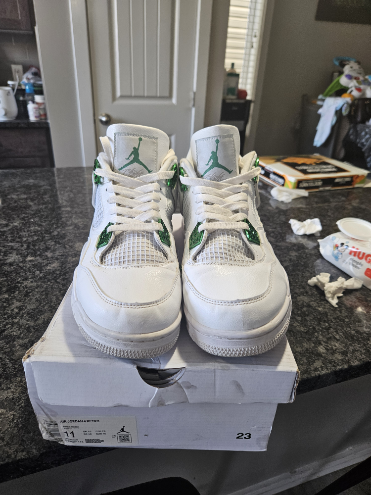 JORDAN 4 METALLIC GREEN