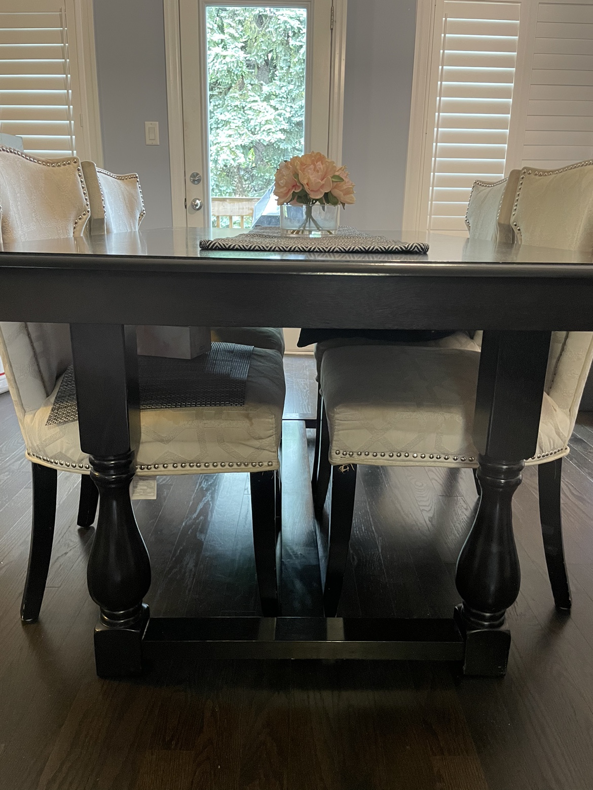 Moving Sale ASAP - Wood Dinning Table 4-6 Seat - photo 2