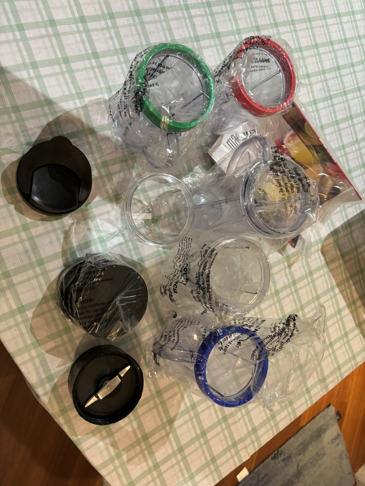 Magic bullets cups and lids