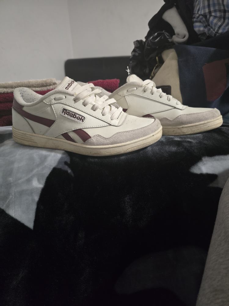 size 10 men Reebok Shoes