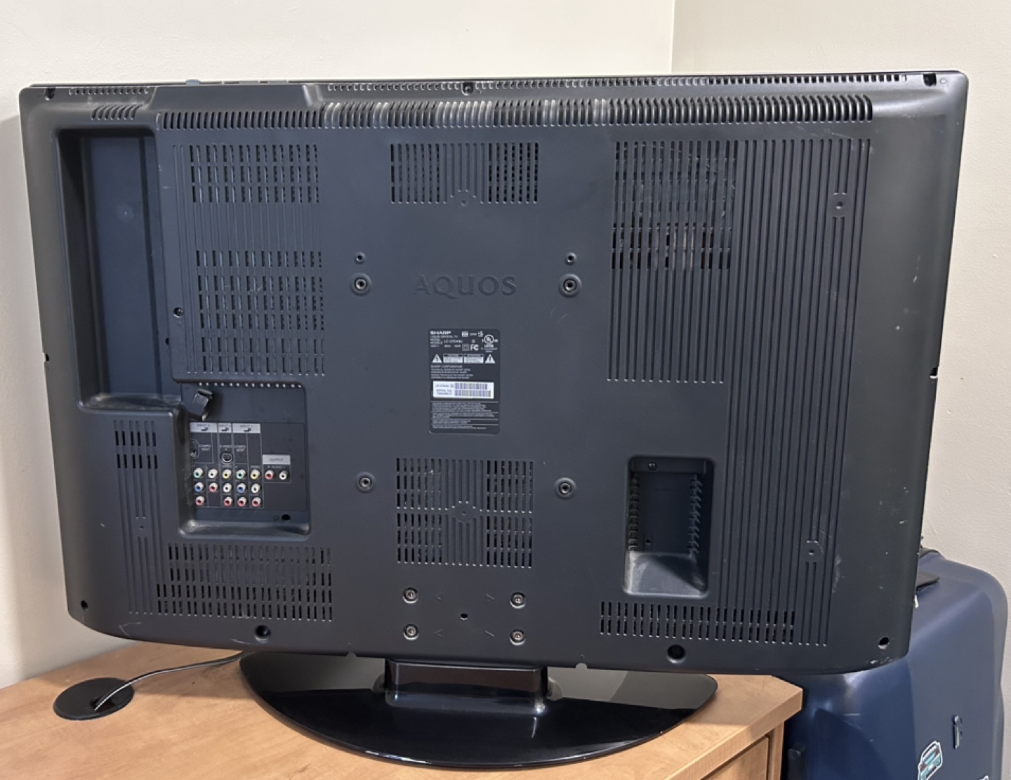 Sharp liquid crystal 37” AQUOS LCD HDTV image indicator(5)