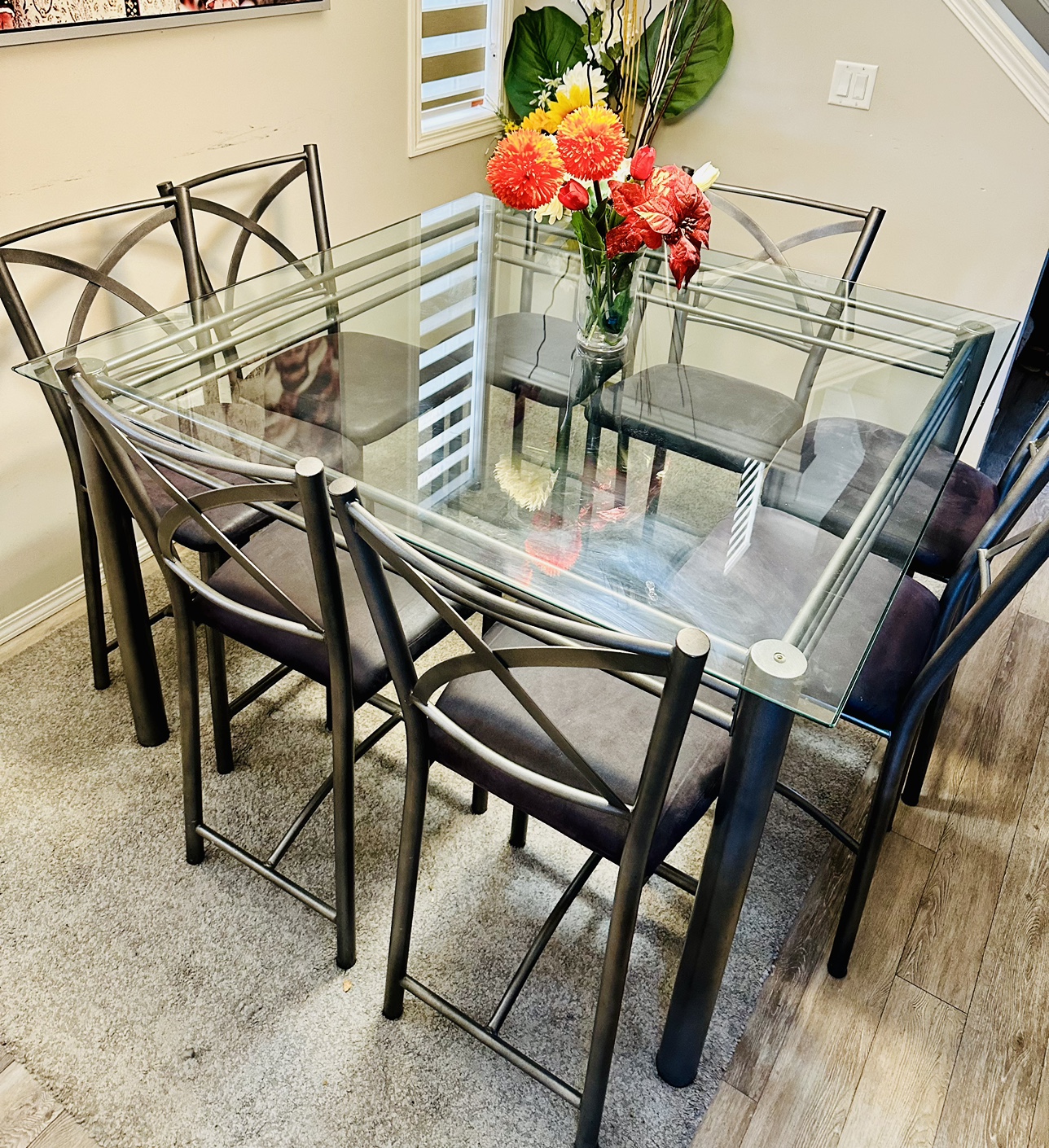 Glass dinein table set with 8 chair. thumbnail