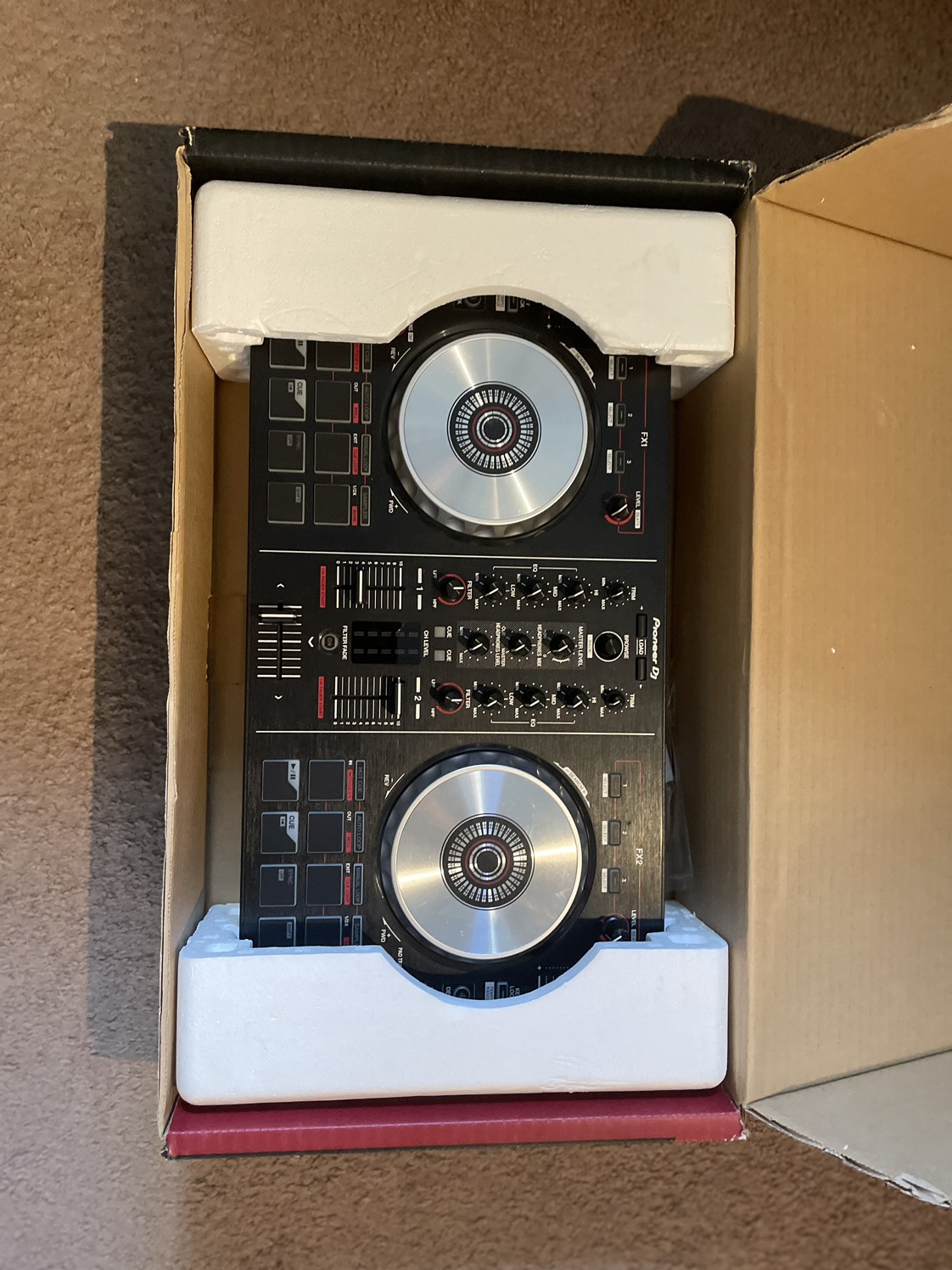 DJ Kit (older model but new condition) - MUST SELL - photo 2