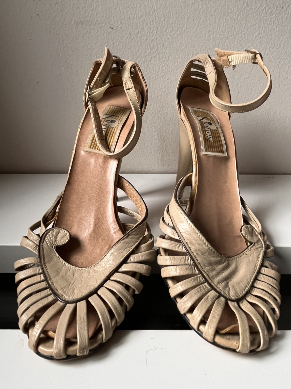 Vintage Heels image indicator(2)