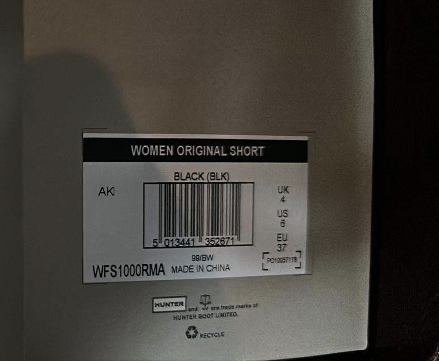 BNIB Hunter rain boots- original short image indicator(3)