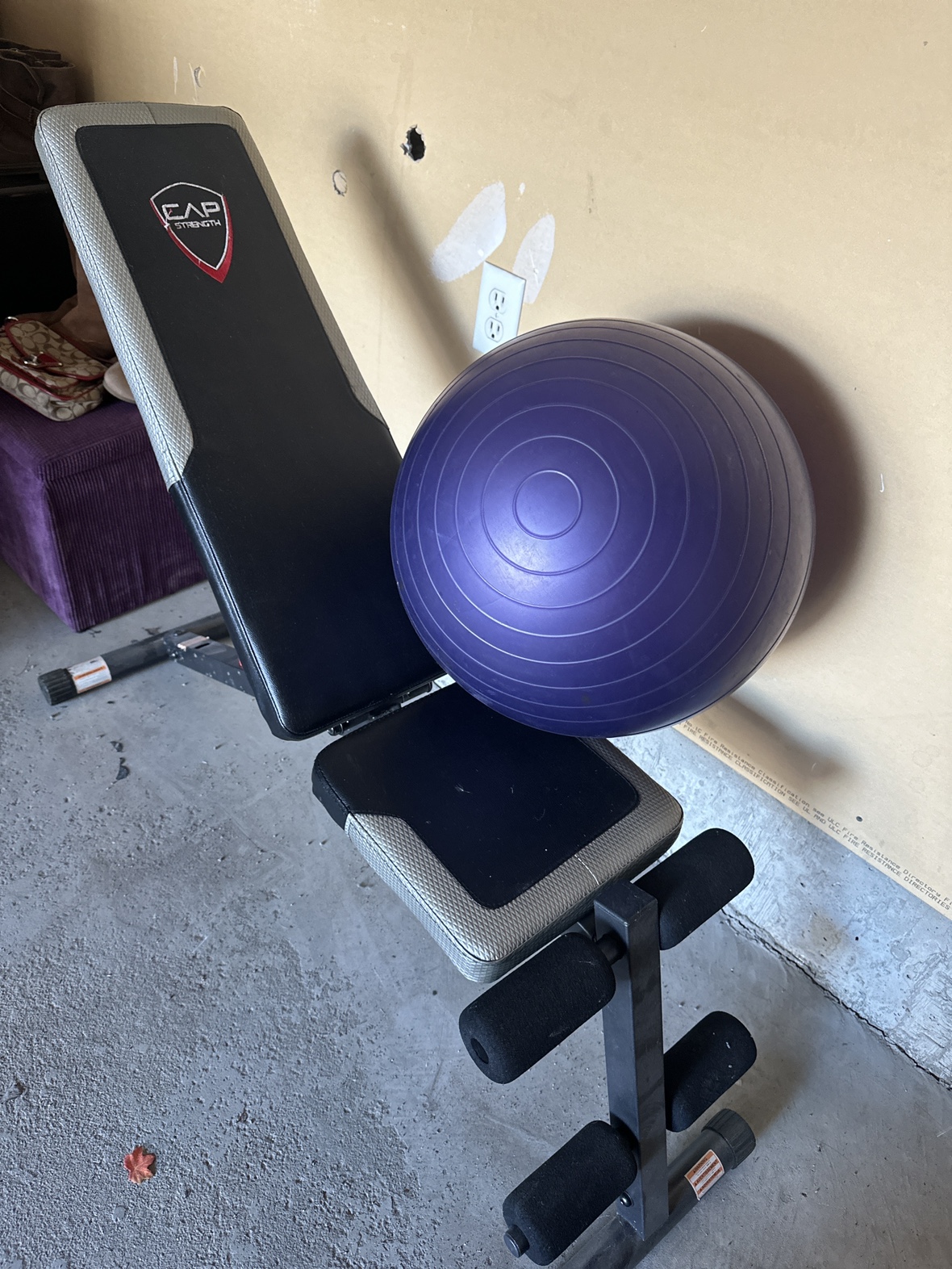 Weight bench adjustable & exercise ball *moving may 29** thumbnail