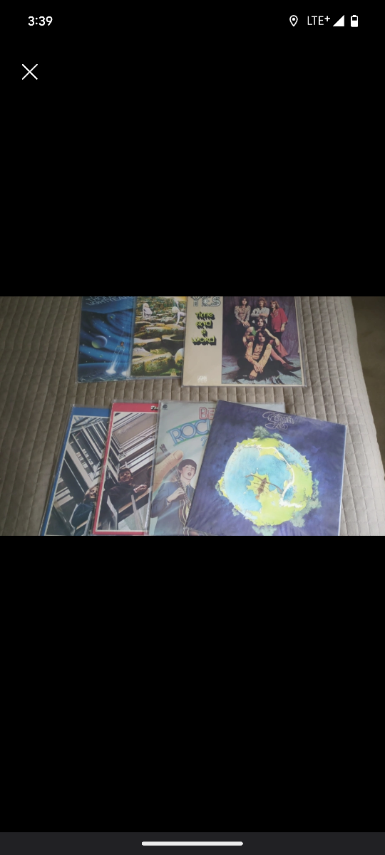 audio Technica LP60 turntable with speakers and records image indicator(3)