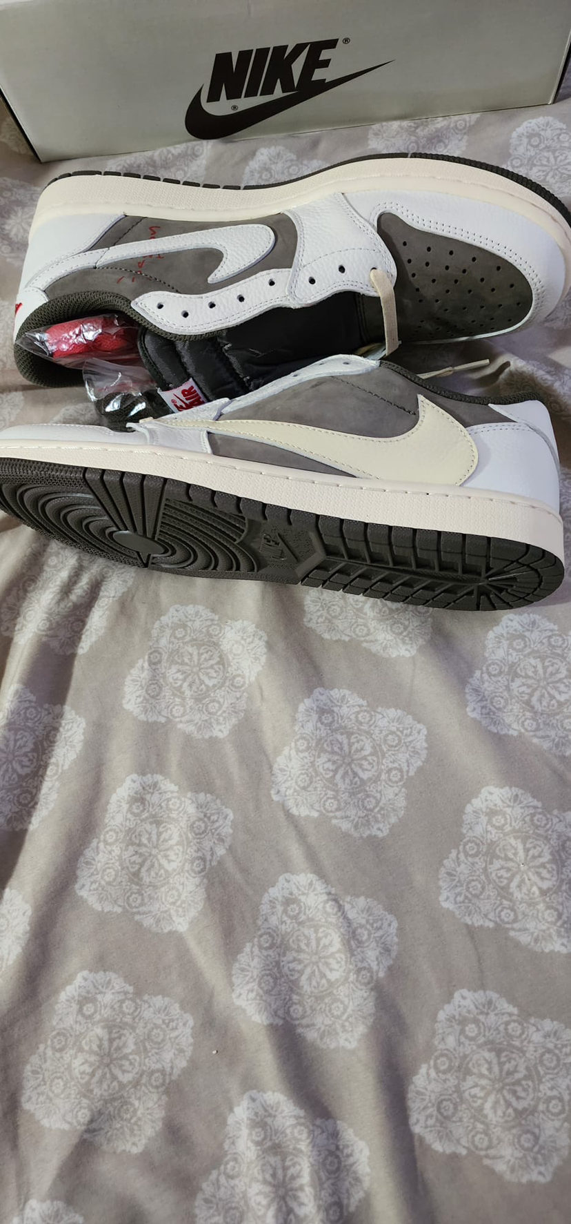 Travis Scott x Air Jordan Low Reverse Mocha Sail