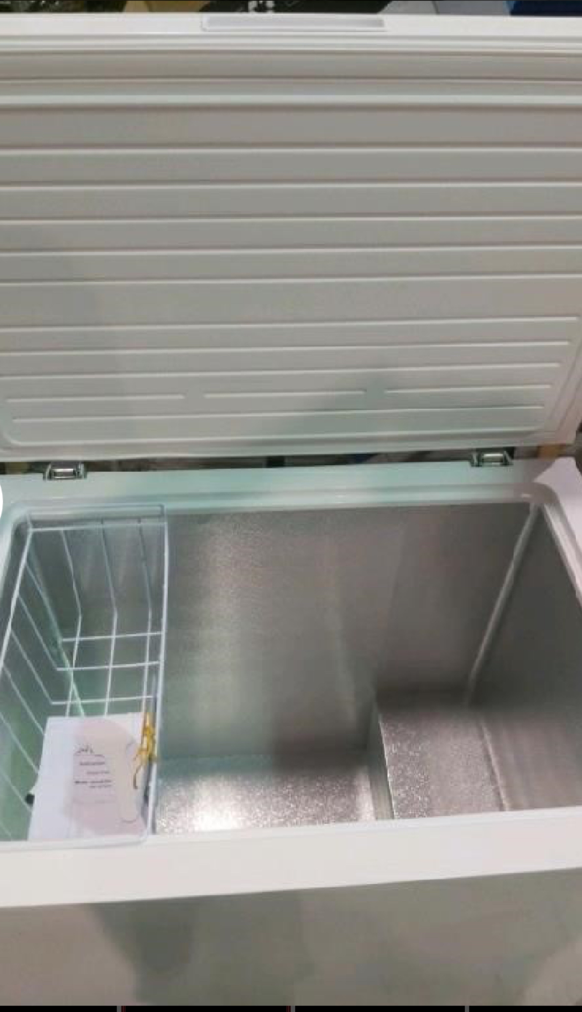 Arctic King 7.0 cu.ft Chest Freezer E-star, White,
