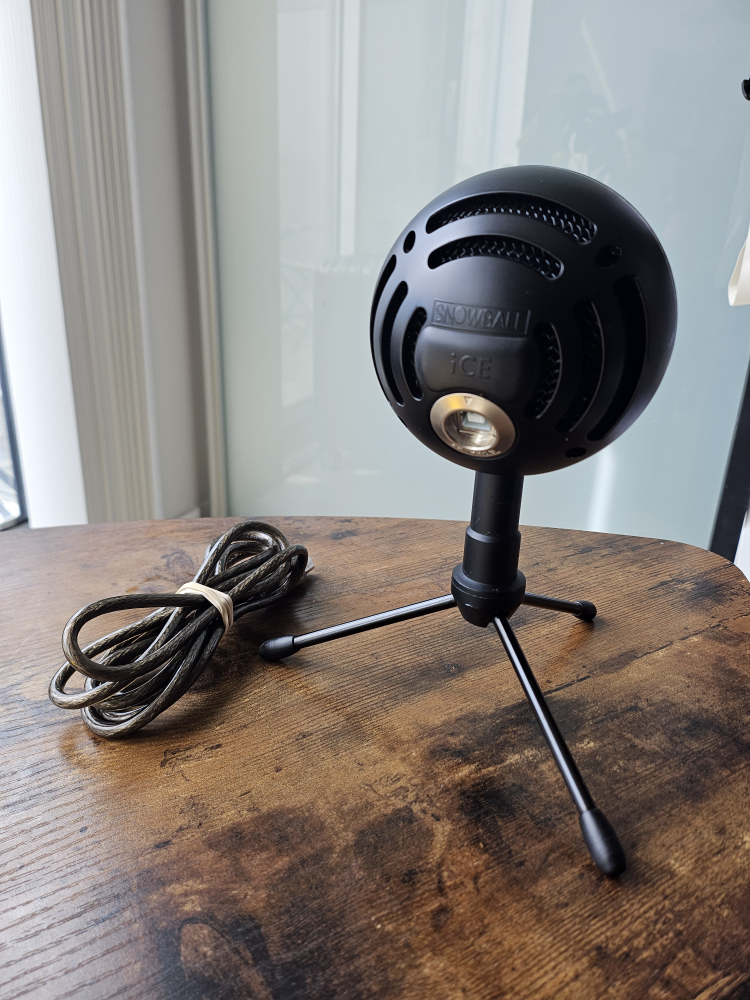 Logitech Blue Snowball microphone image indicator(2)