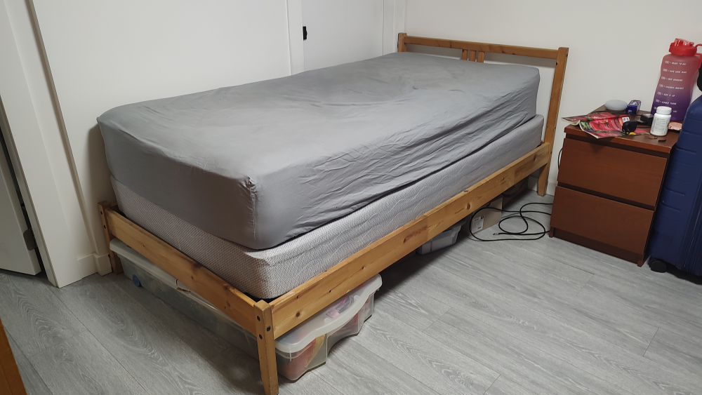 Twin bed / single bed