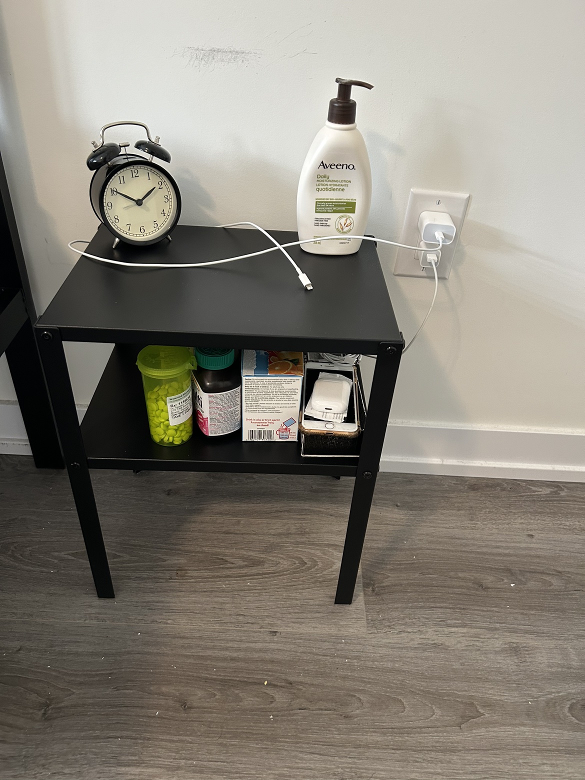 Moving out Sale : Almost New 2 Nightstands available for Sale