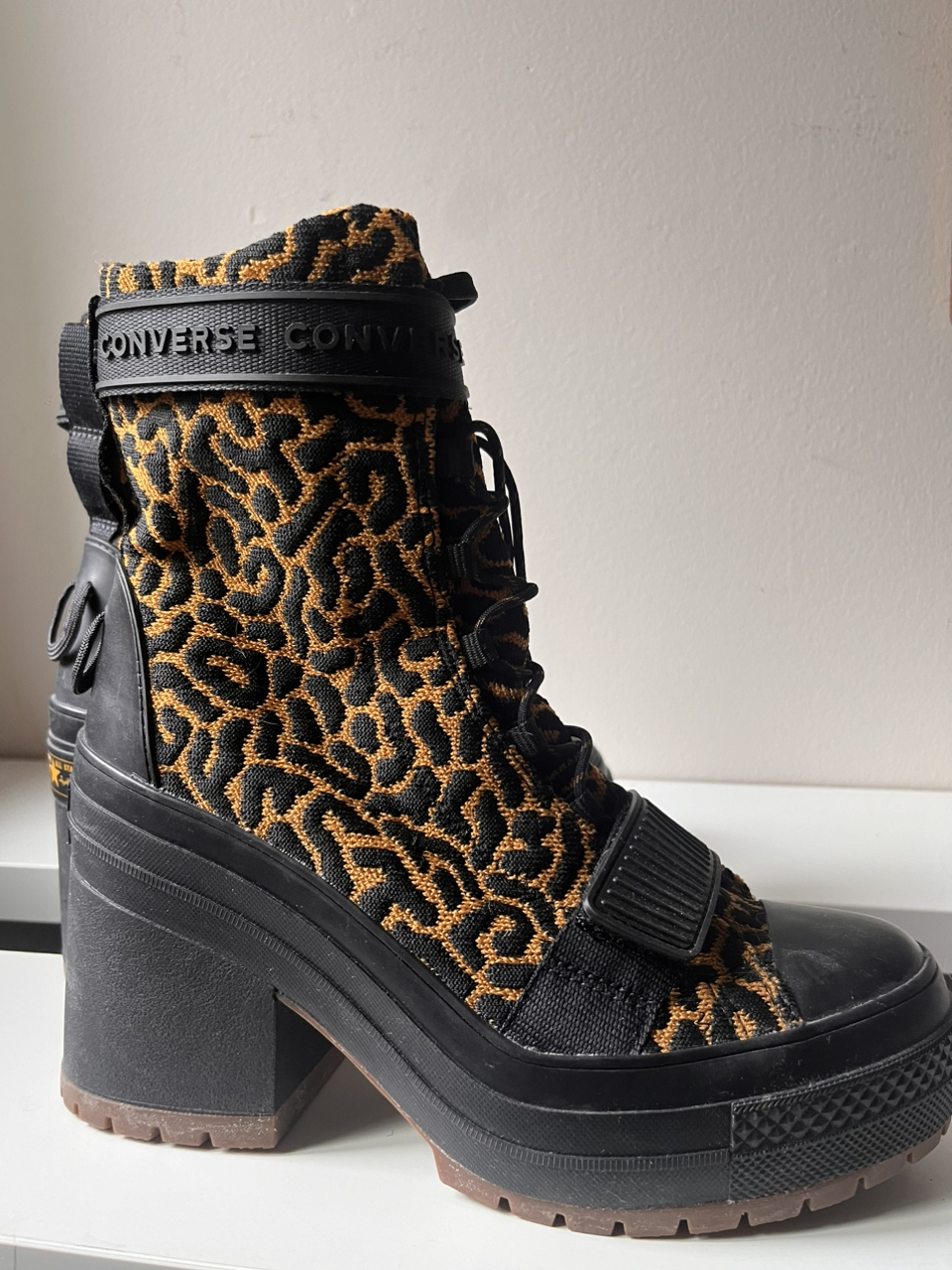 Converse Chunky Boots size 7.5 image indicator(6)