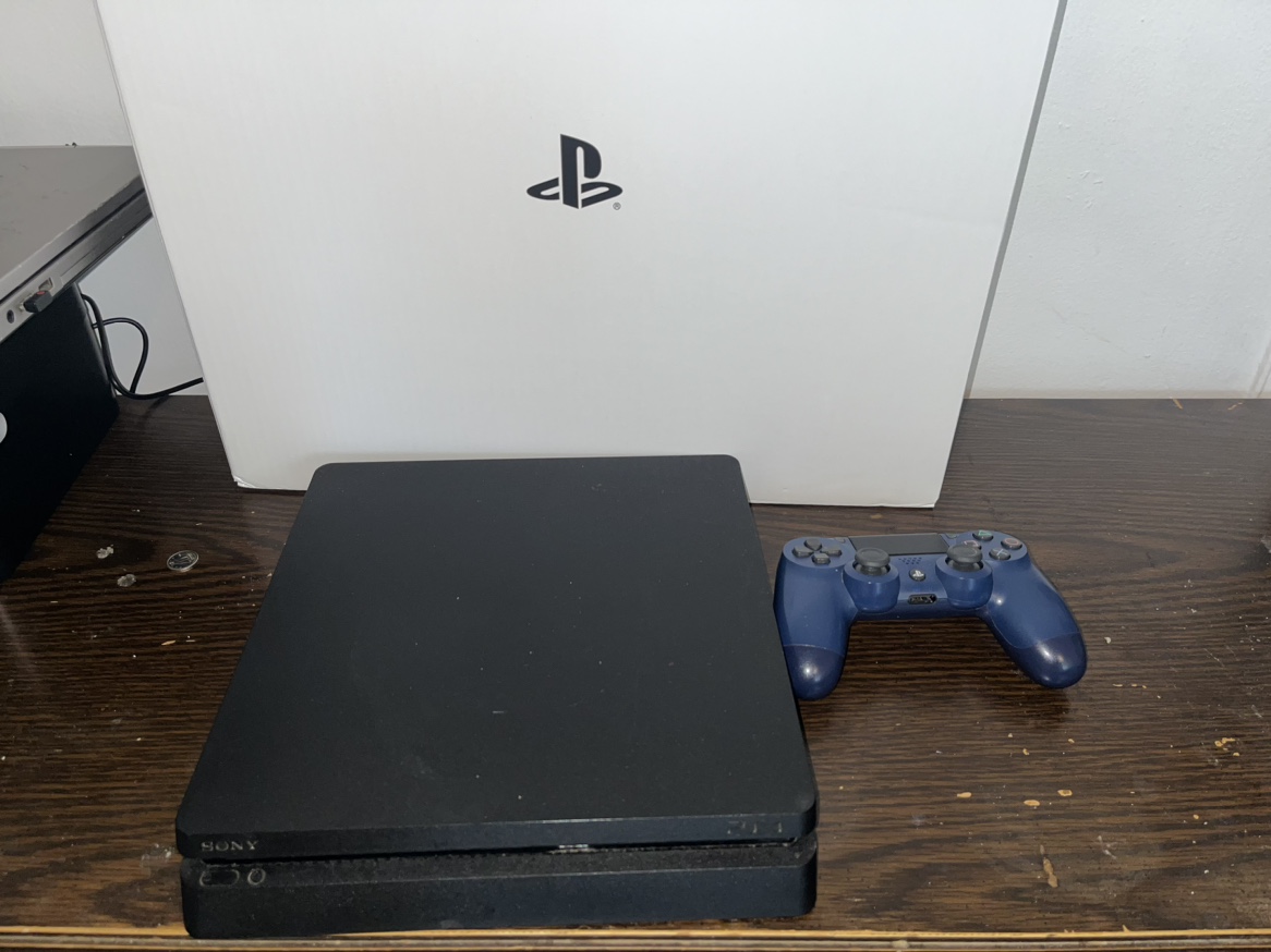 Sony PlayStation 4 Slim PS4 1TB