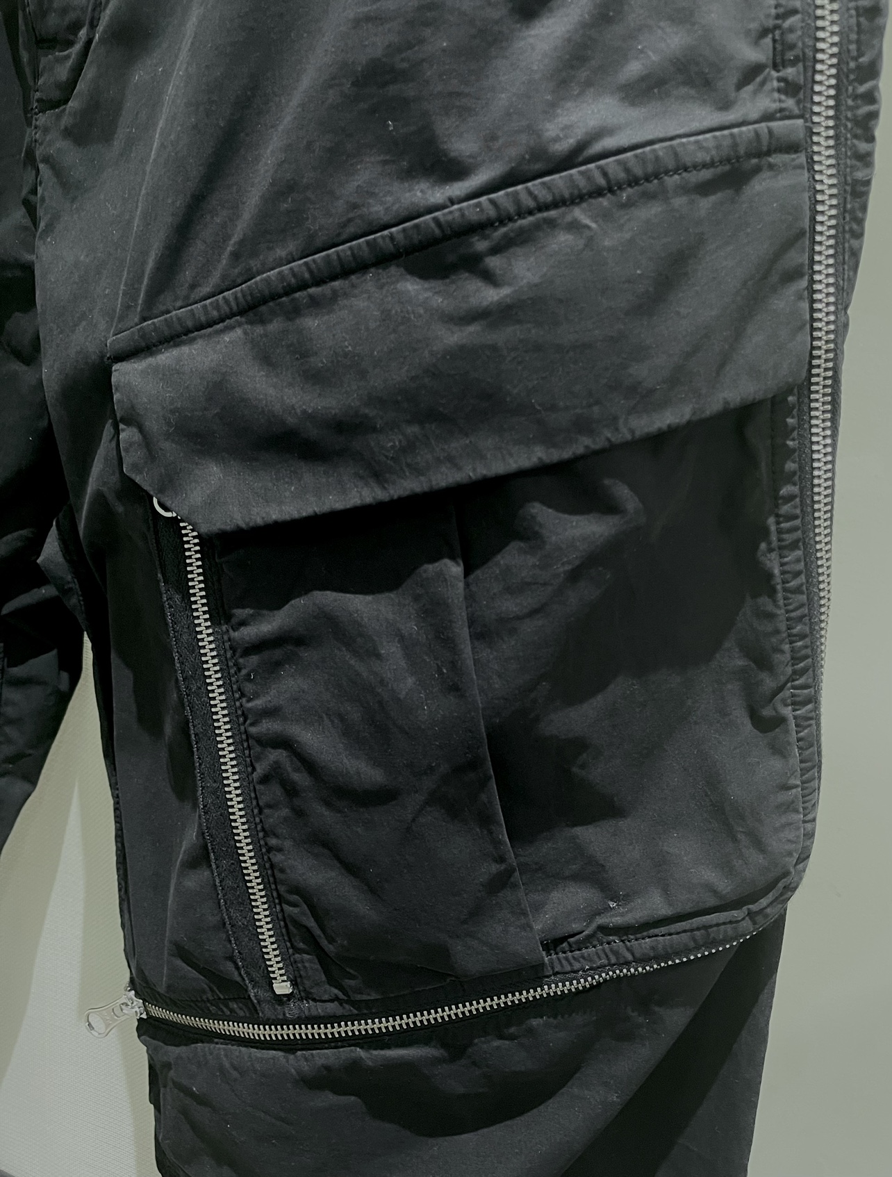 STONE ISLAND SHADOW PROJECT CARGO PANTS - photo 4