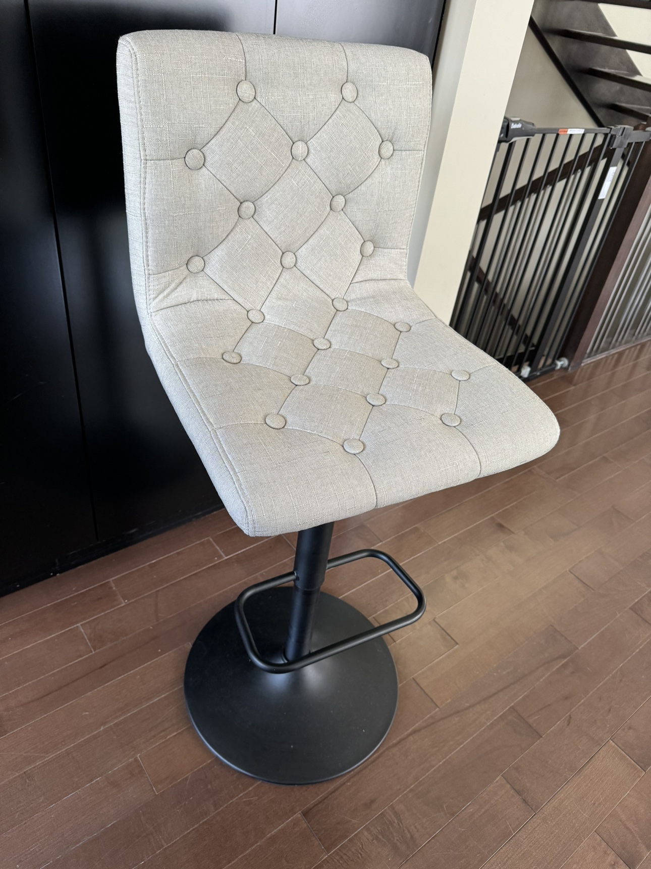 4 Kitchen Stool Chairs - grayish beige - great condition - photo 2