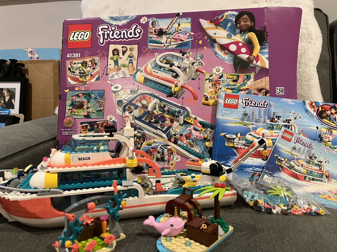 LEGO friends rescue mission boat number 41381 image indicator(2)