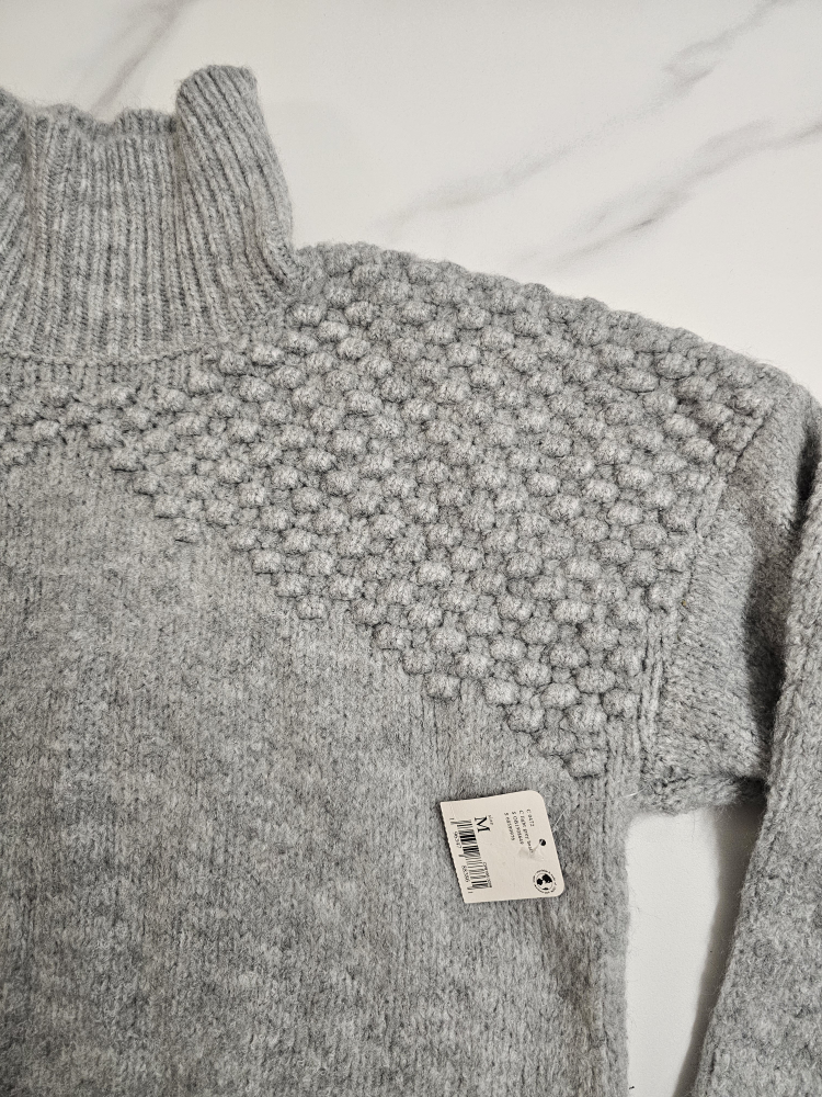 new Bradley Pullover - Light Heather Grey image indicator(6)