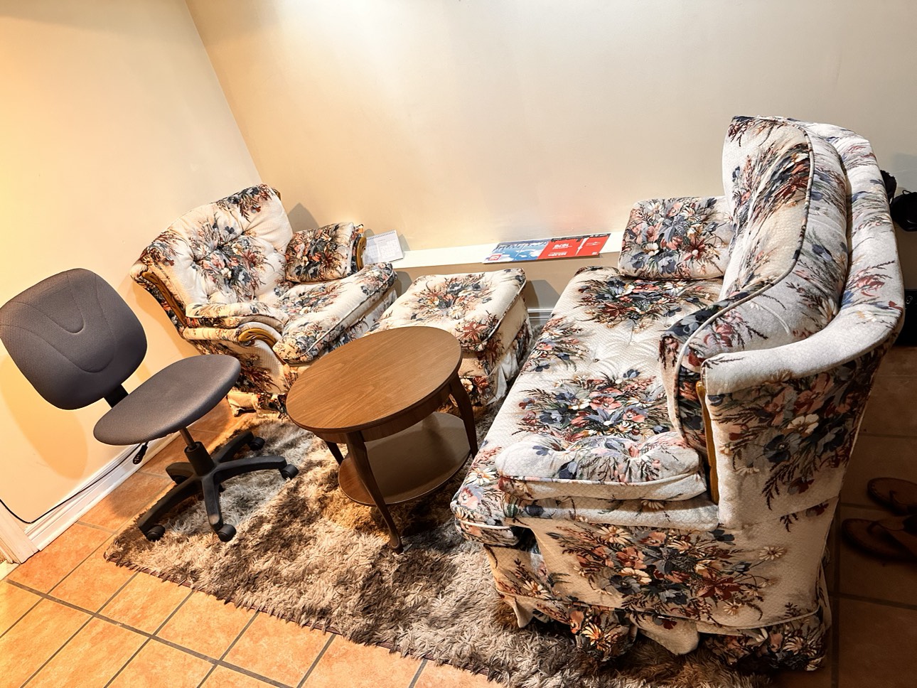 Free Sofa set (An armrest, A love seat, and an ottoman) - photo 5
