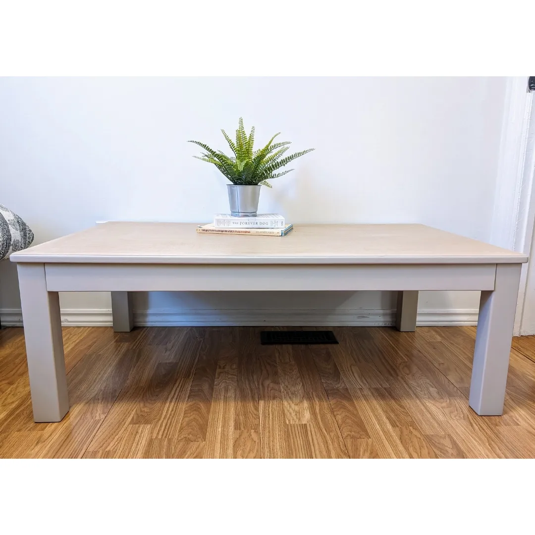 solid wood refinished coffee table ☕