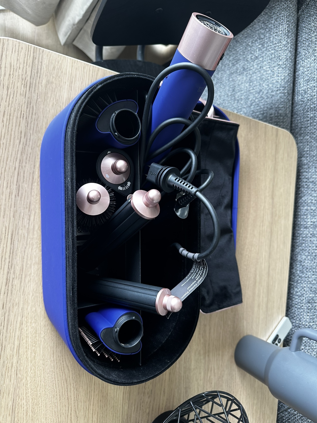 Dyson air wrap blow dryer - photo 2