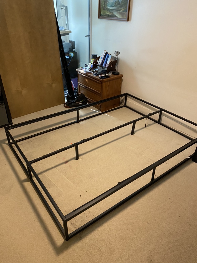 Queen bed frame - photo 3