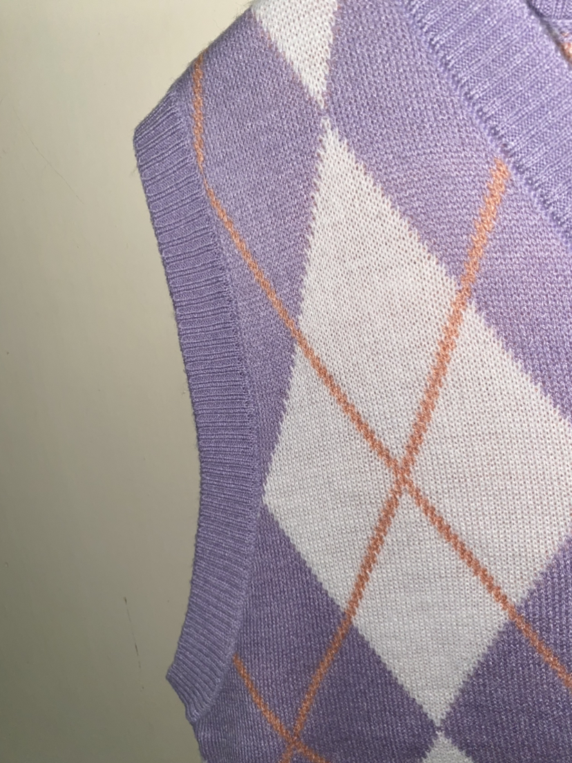 PURPLE AND WHITE SWEATER VEST image indicator(2)