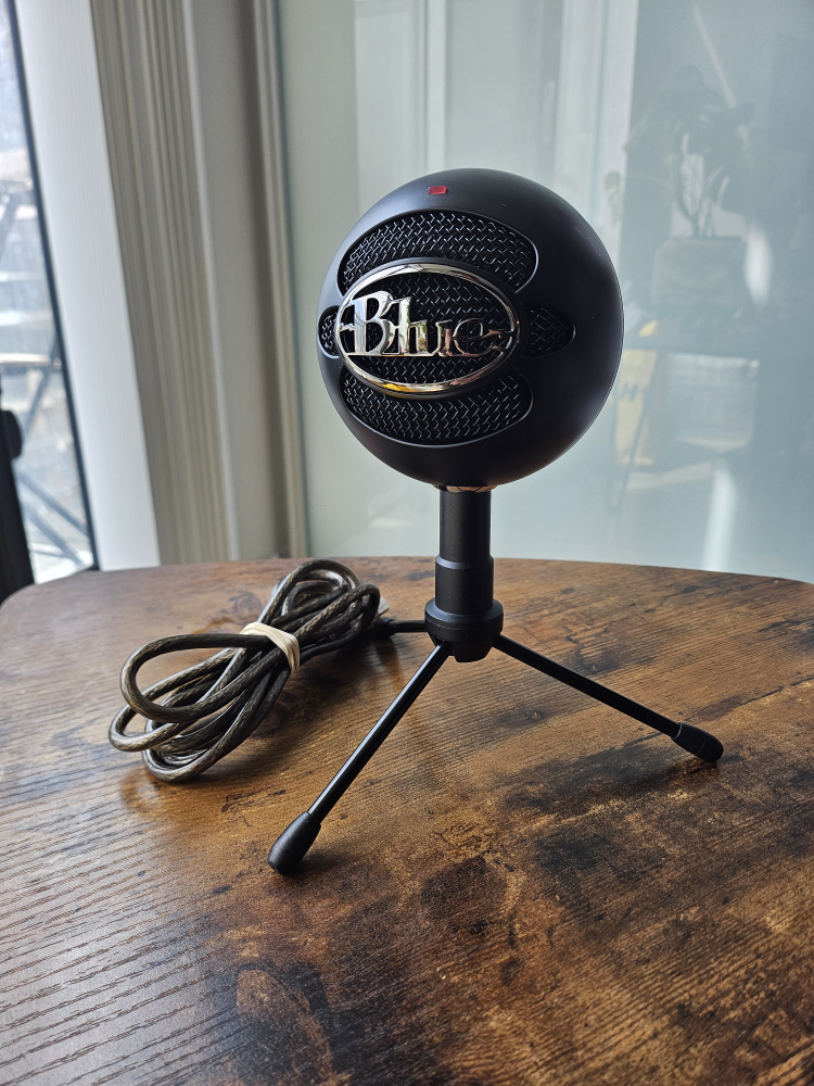 Logitech Blue Snowball microphone thumbnail