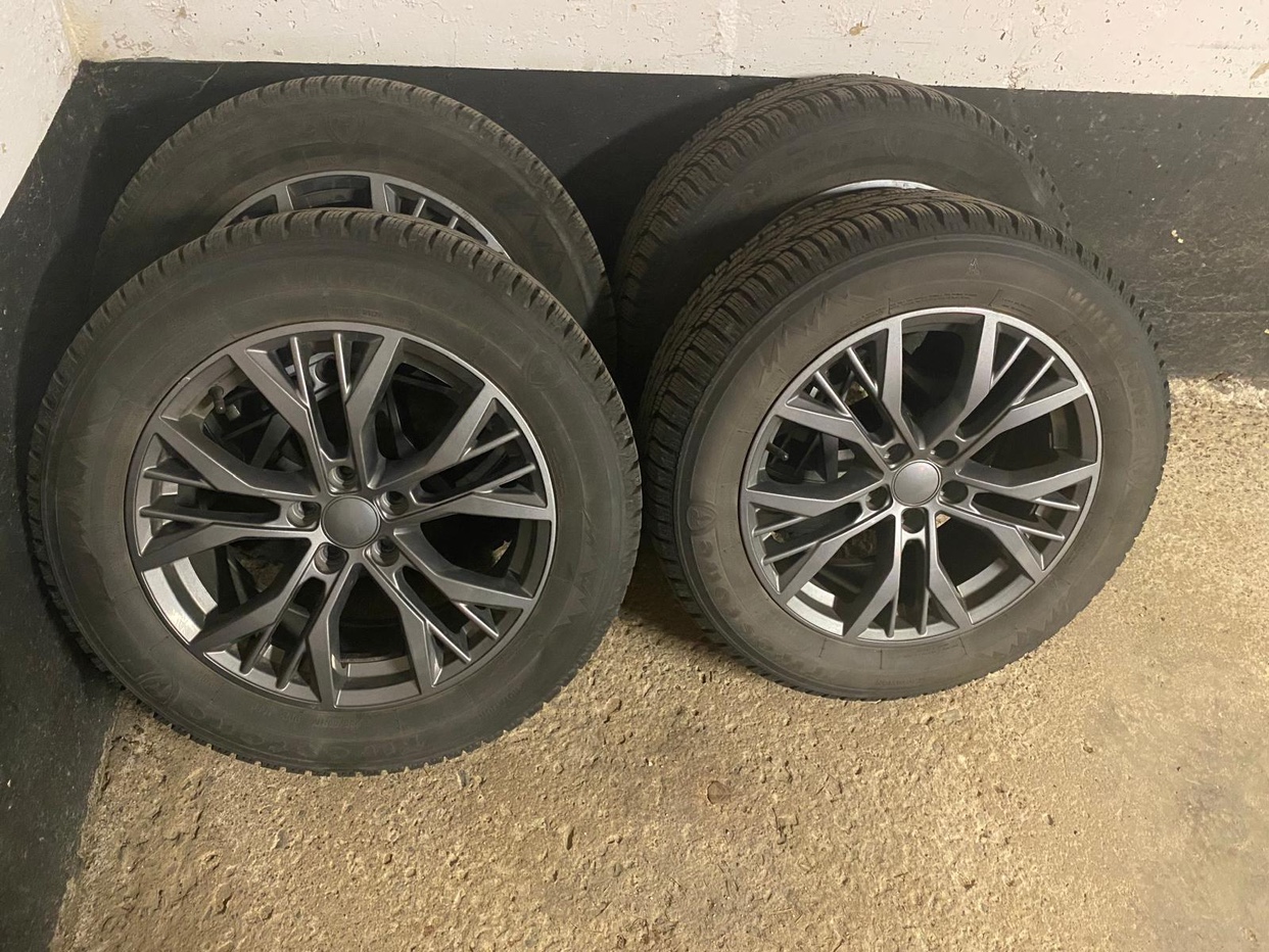 Winter tires 235 55R17 with rims (rims with sensors) image indicator(4)